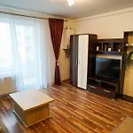 Mirandis Apartments - Comfort & Private Parking Near Coresi Mall
