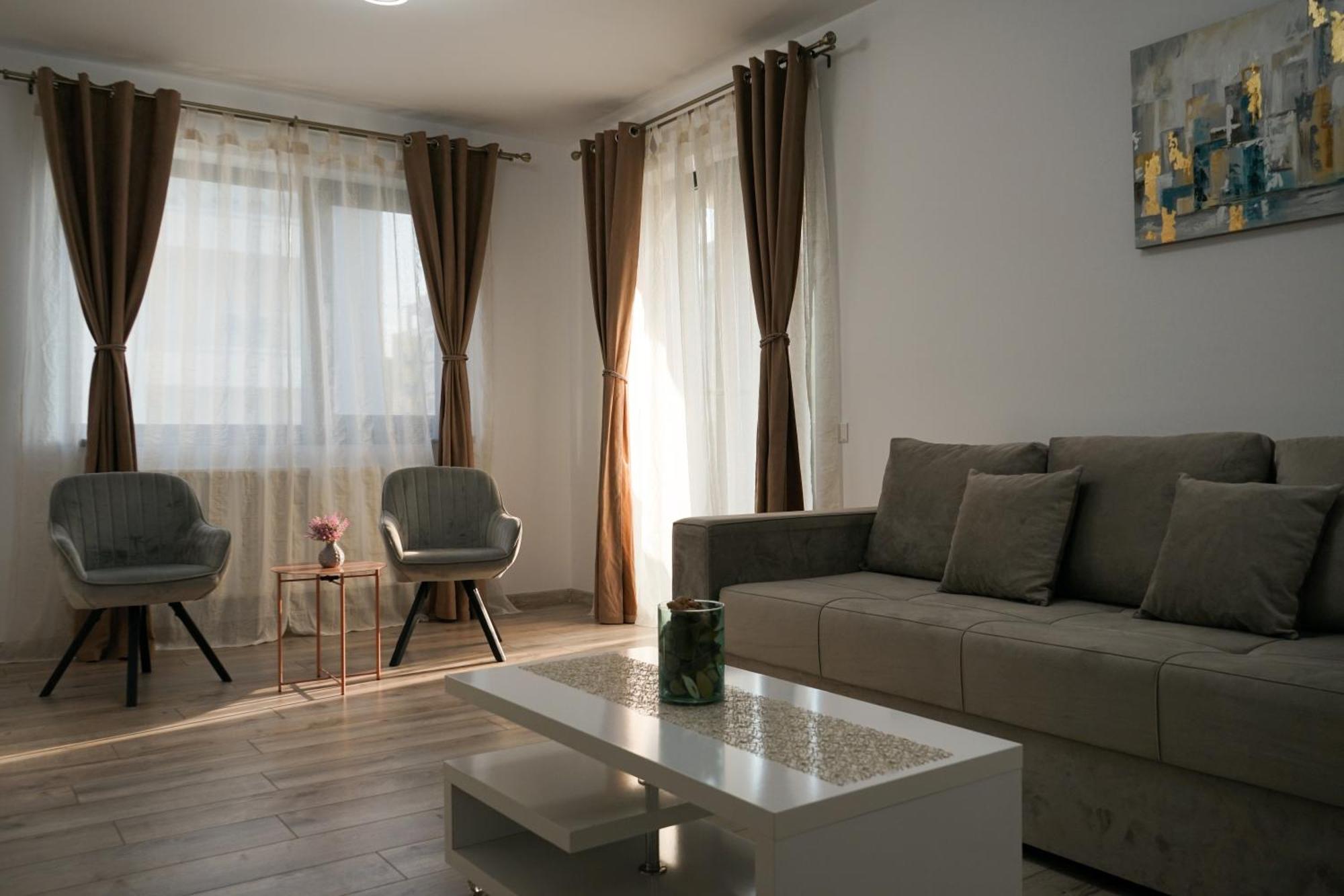 Apartment Mirandis - Comfort & Private Parking Near Coresi Mall Brasov