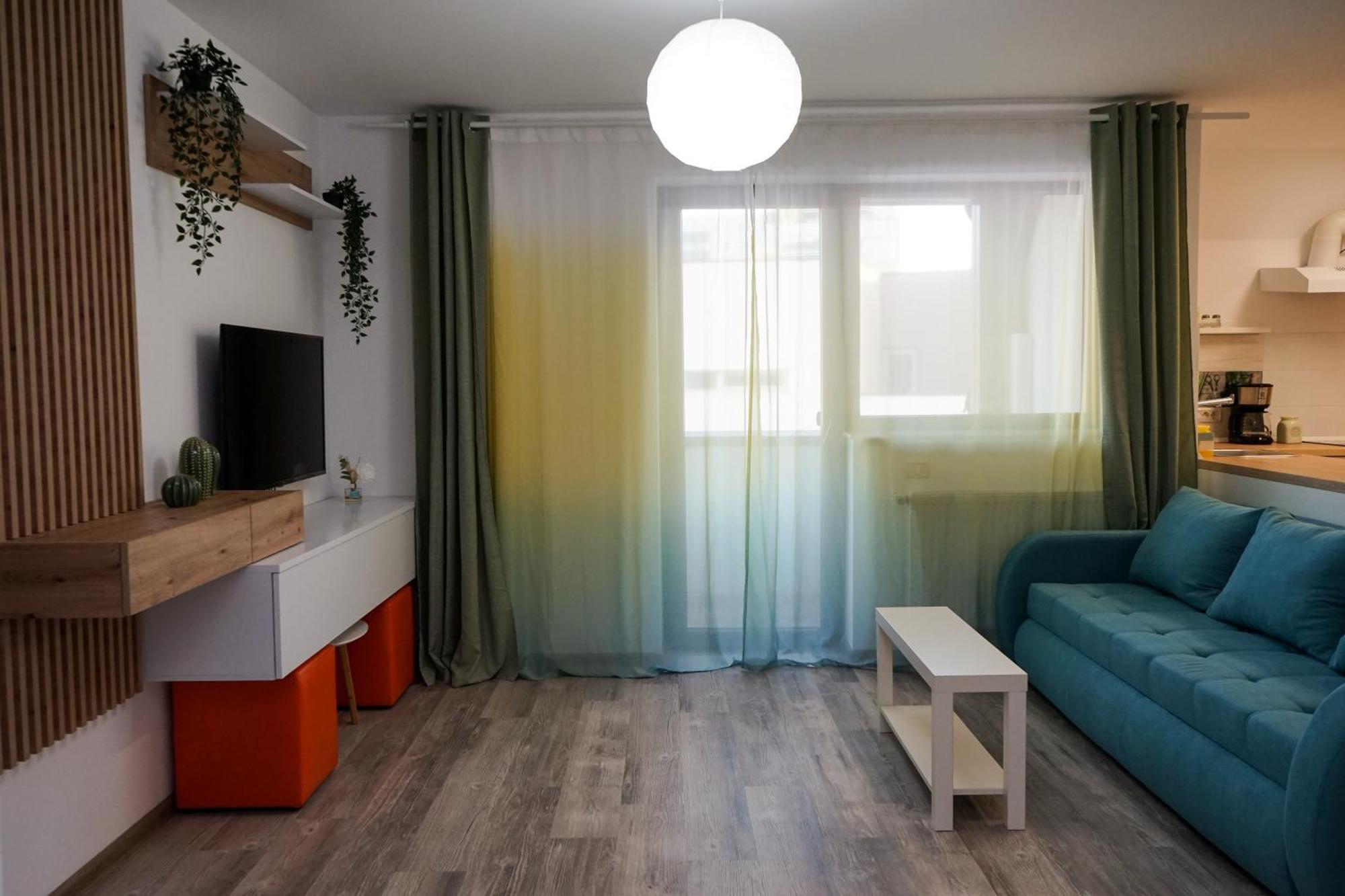 Apartment Mirandis - Comfort & Private Parking Near Coresi Mall *