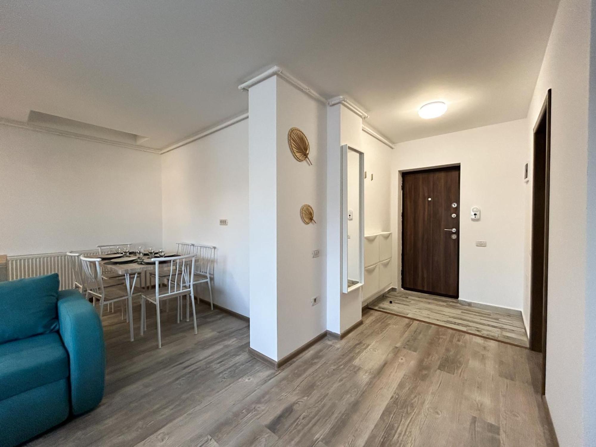 Apartment Mirandis - Comfort & Private Parking Near Coresi Mall *