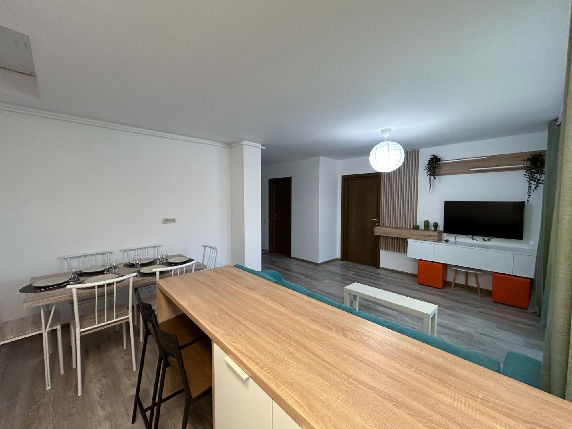 Apartment Mirandis - Comfort & Private Parking Near Coresi Mall Brasov