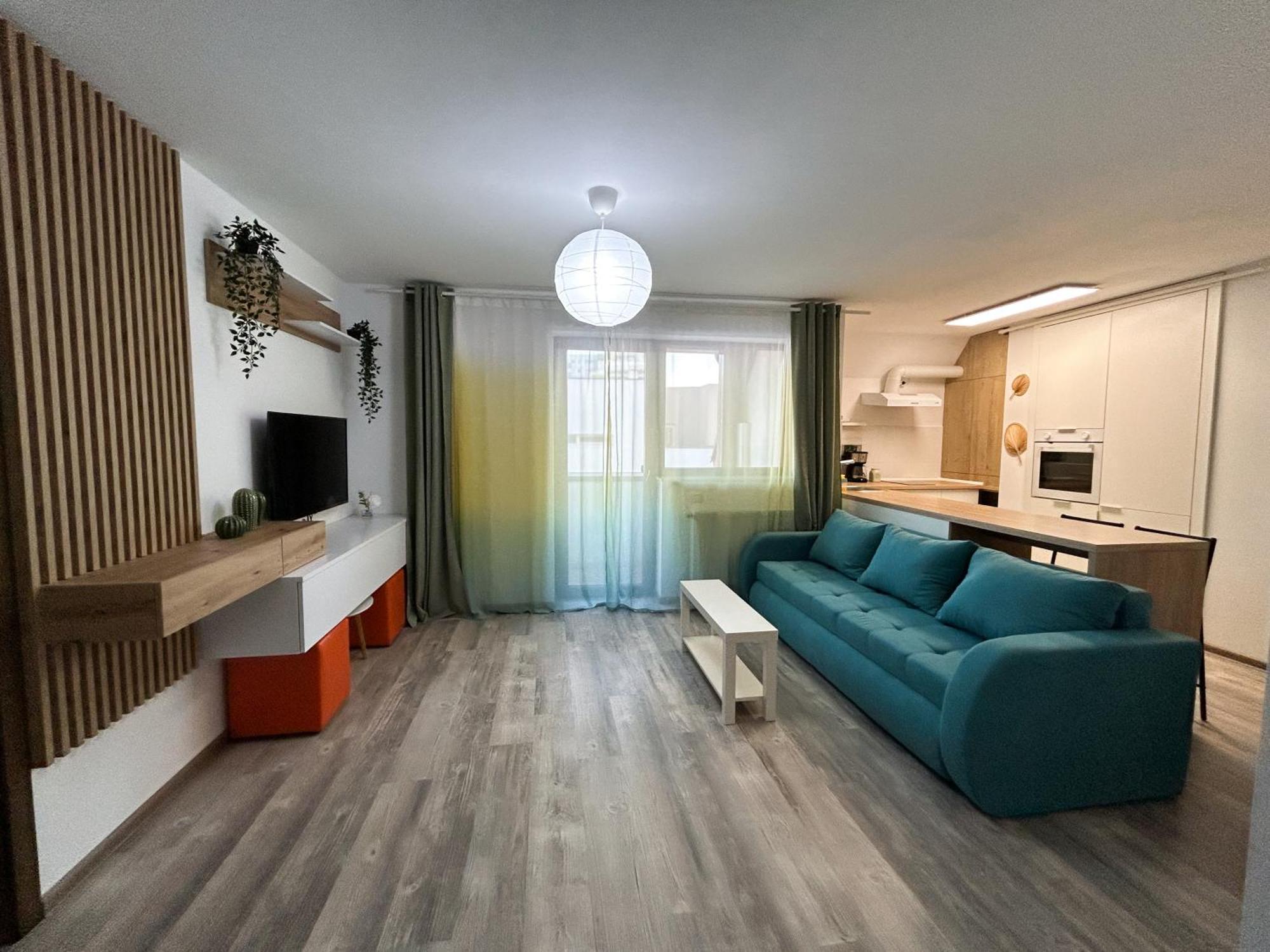 Mirandis - Comfort & Private Parking Near Coresi Mall Apartment *