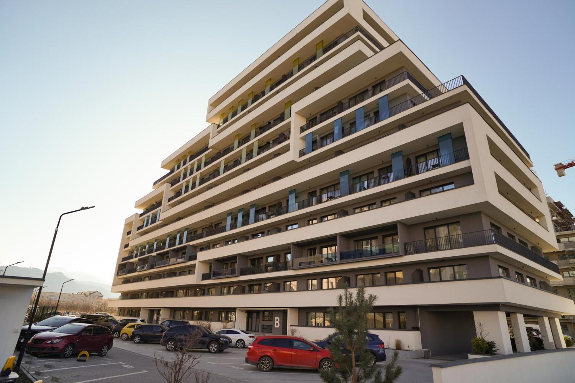 Mirandis - Comfort & Private Parking Near Coresi Mall Apartment *