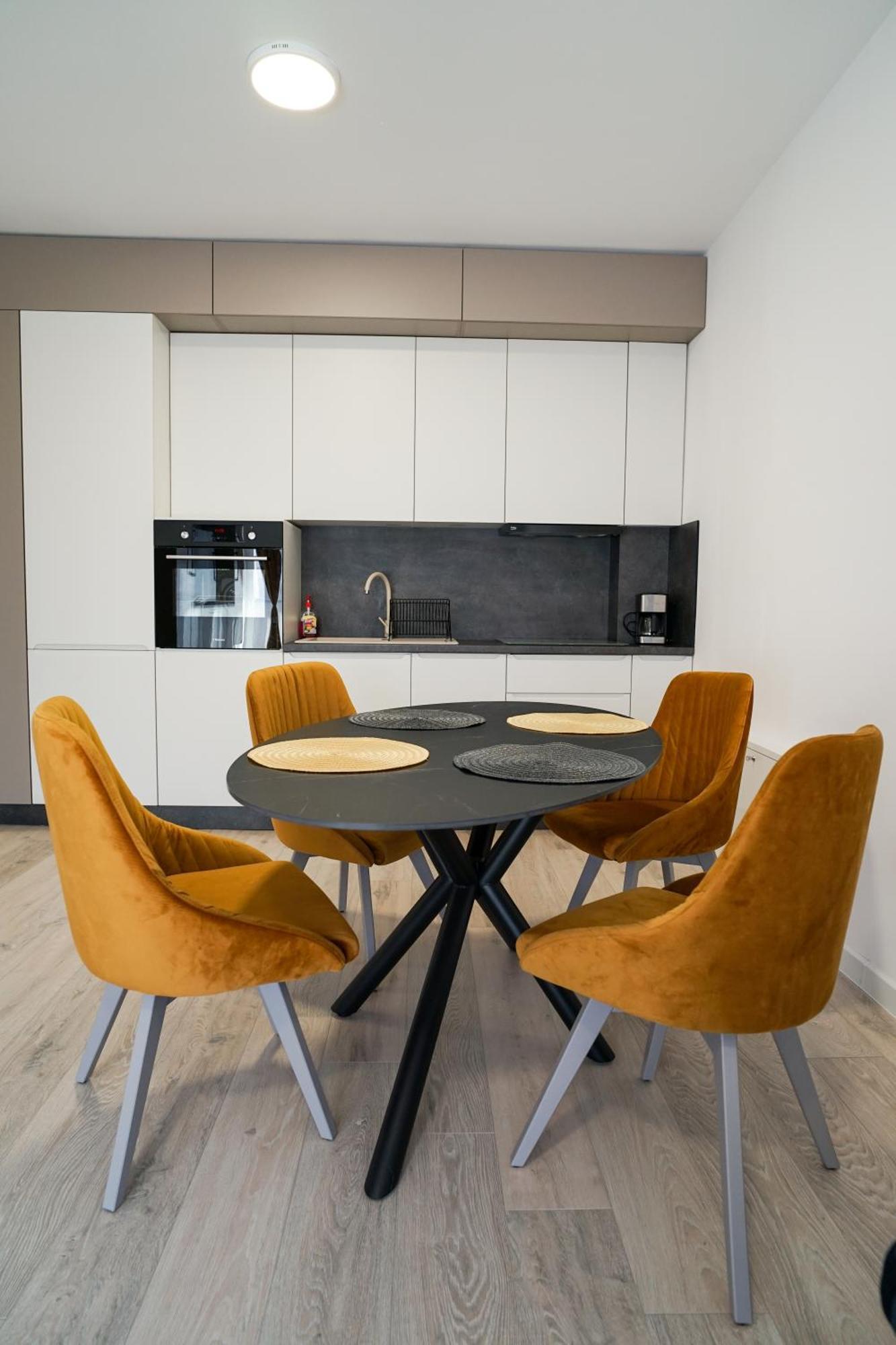 Mirandis - Comfort & Private Parking Near Coresi Mall Brasov