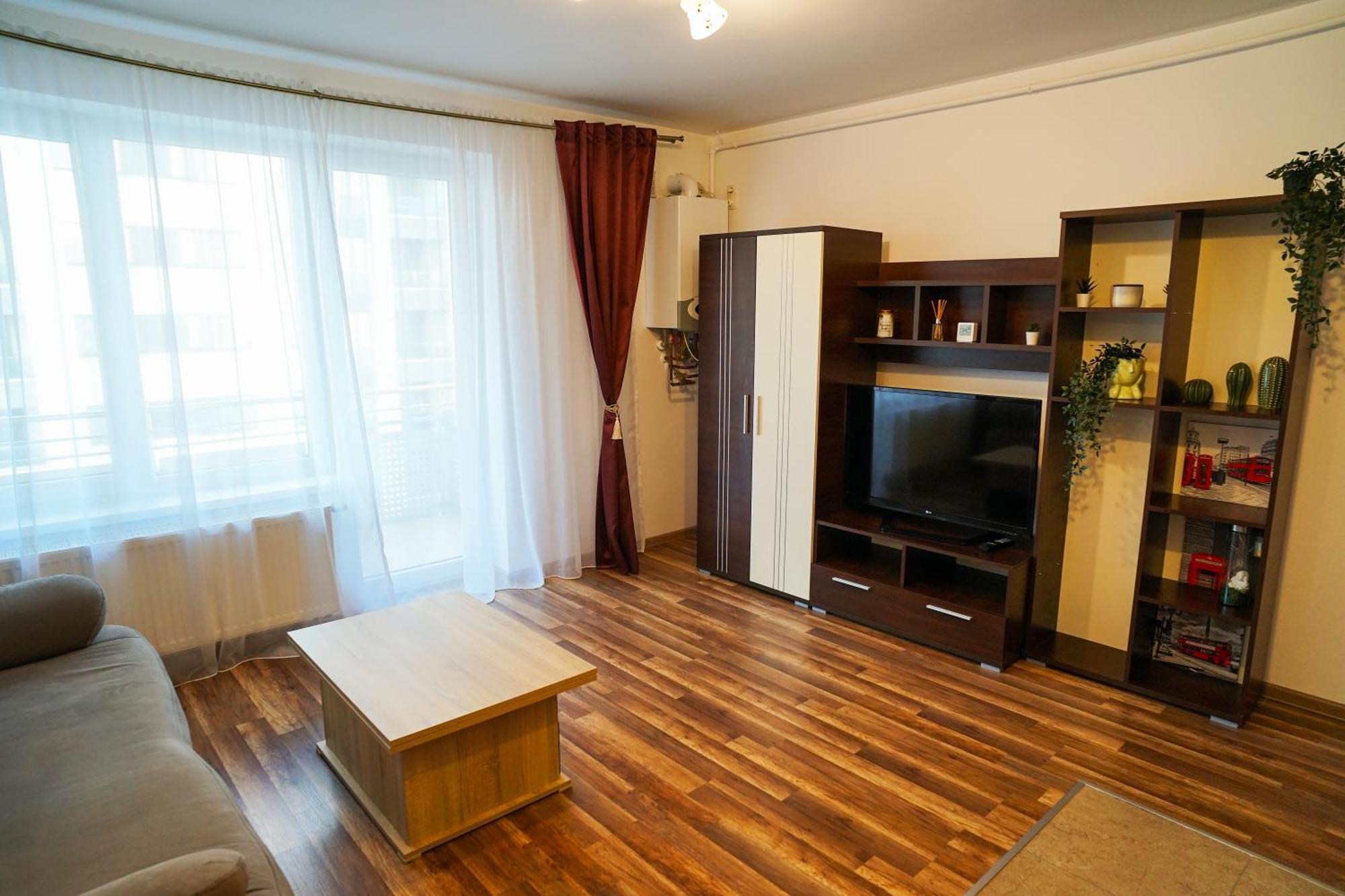 Apartment Mirandis - Comfort & Private Parking Near Coresi Mall