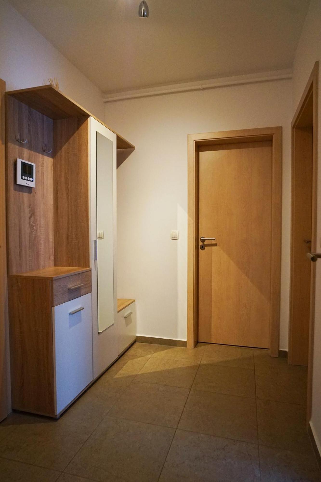 Apartment Mirandis - Comfort & Private Parking Near Coresi Mall