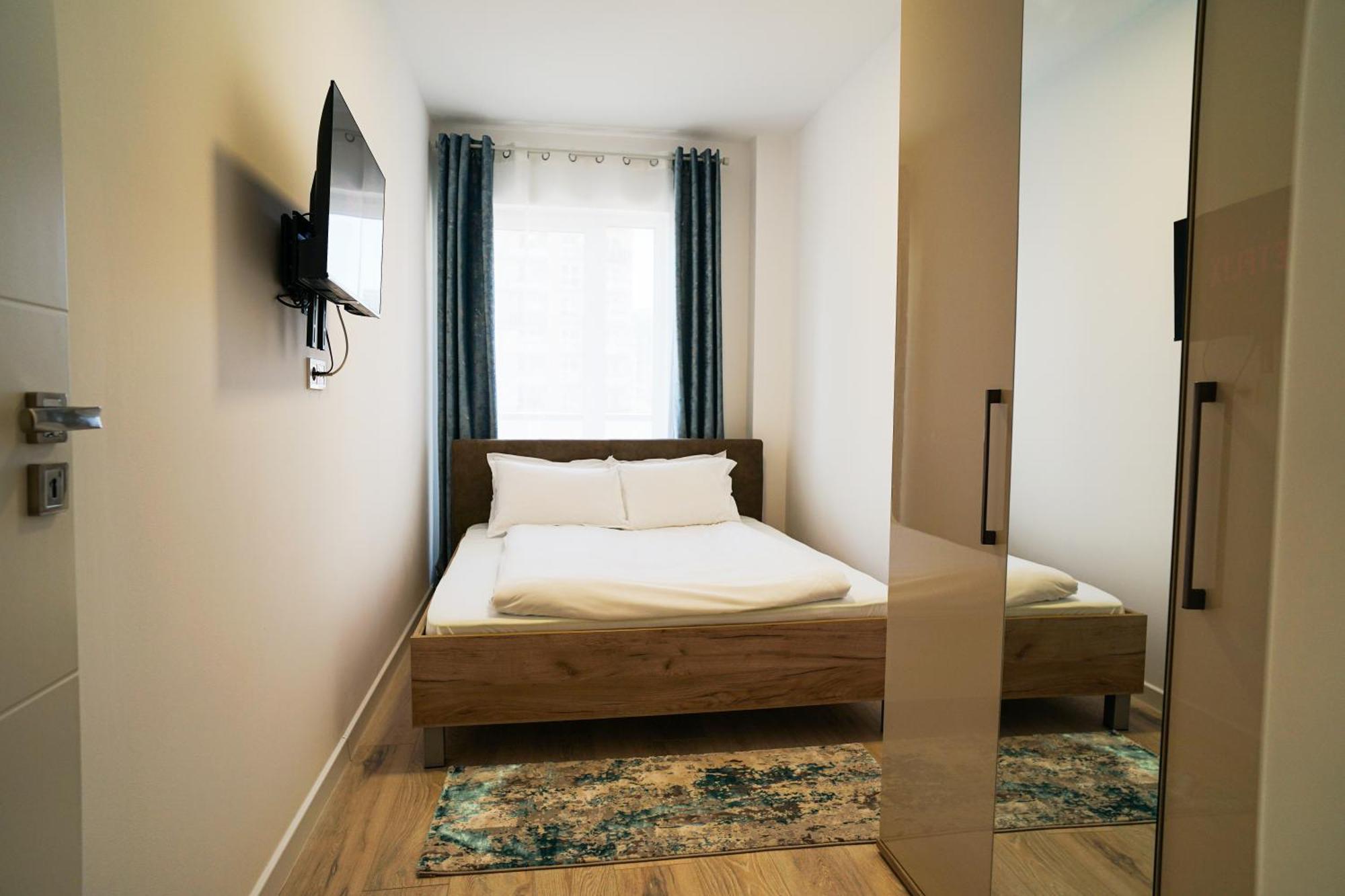 Apartament Mirandis - Comfort & Private Parking Near Coresi Mall *