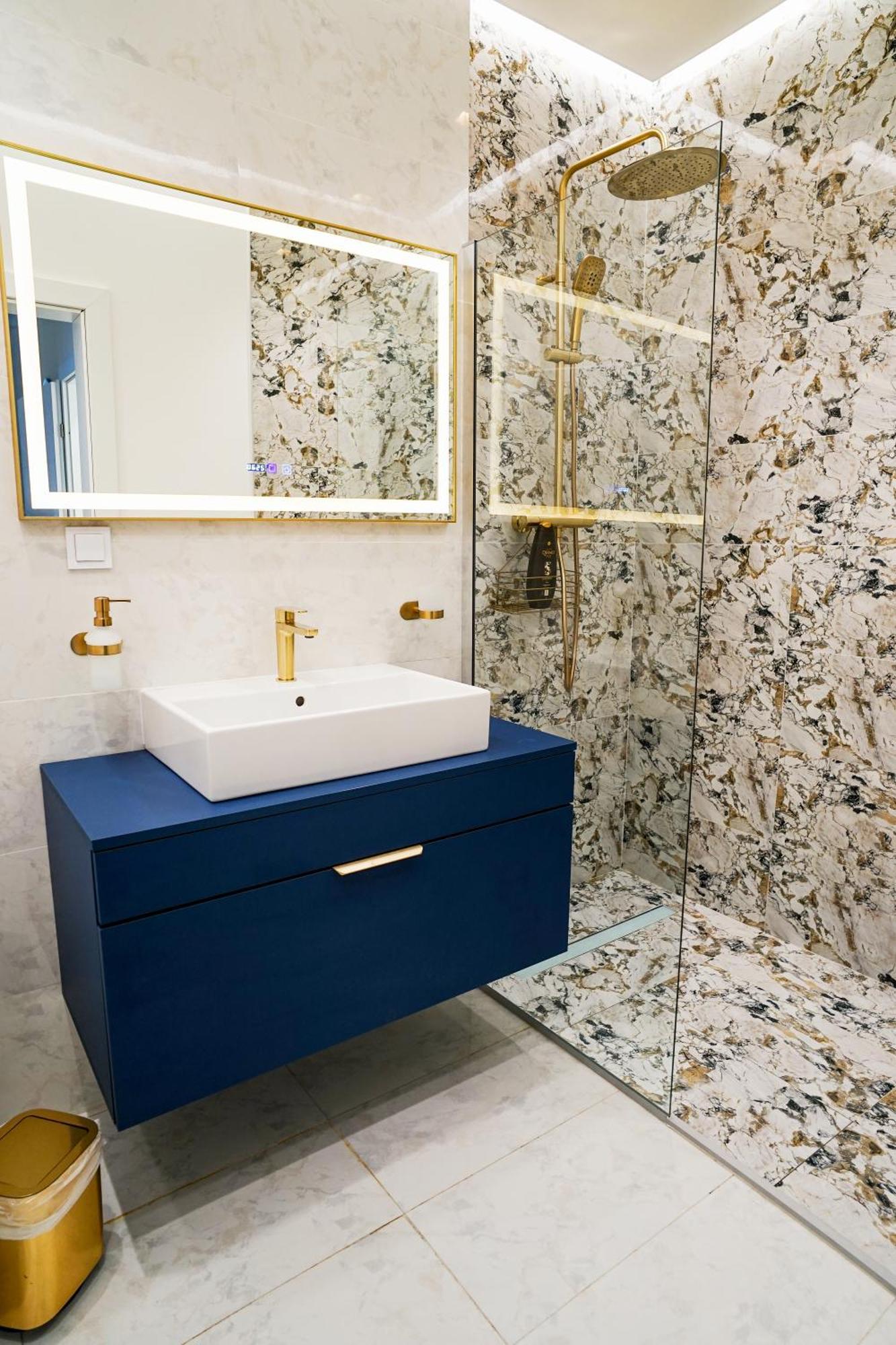 Mirandis - Modern With Free Parking Near Coresi Mall Apartment Brasov