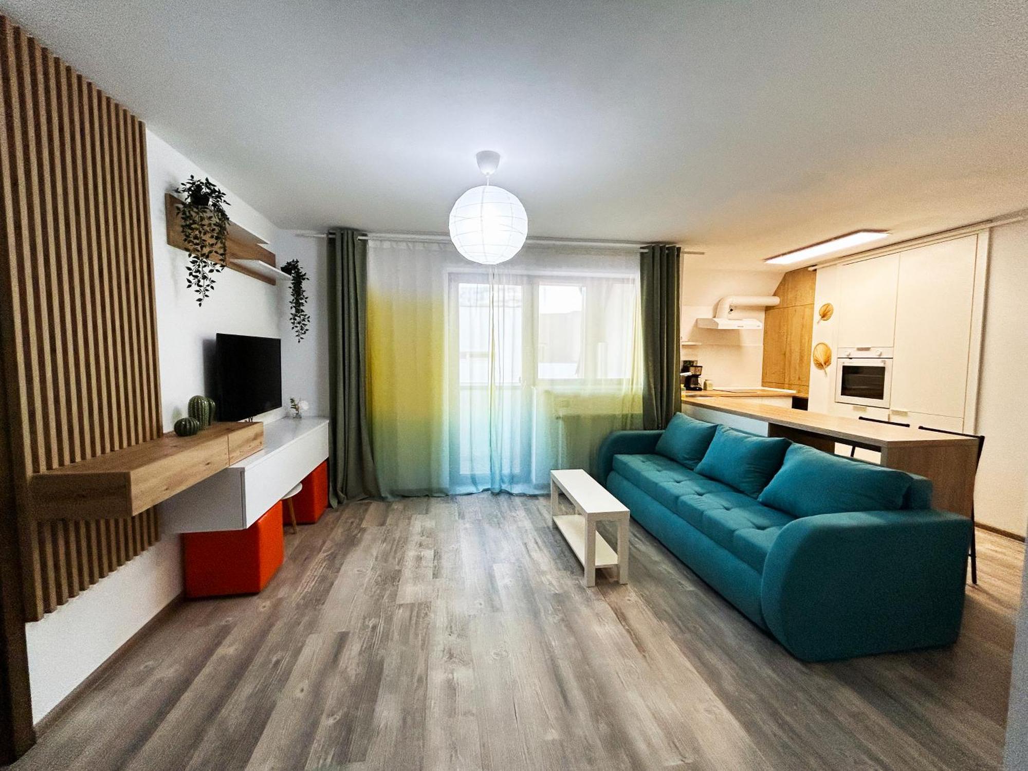 Mirandis - Comfort & Private Parking Near Coresi Mall
